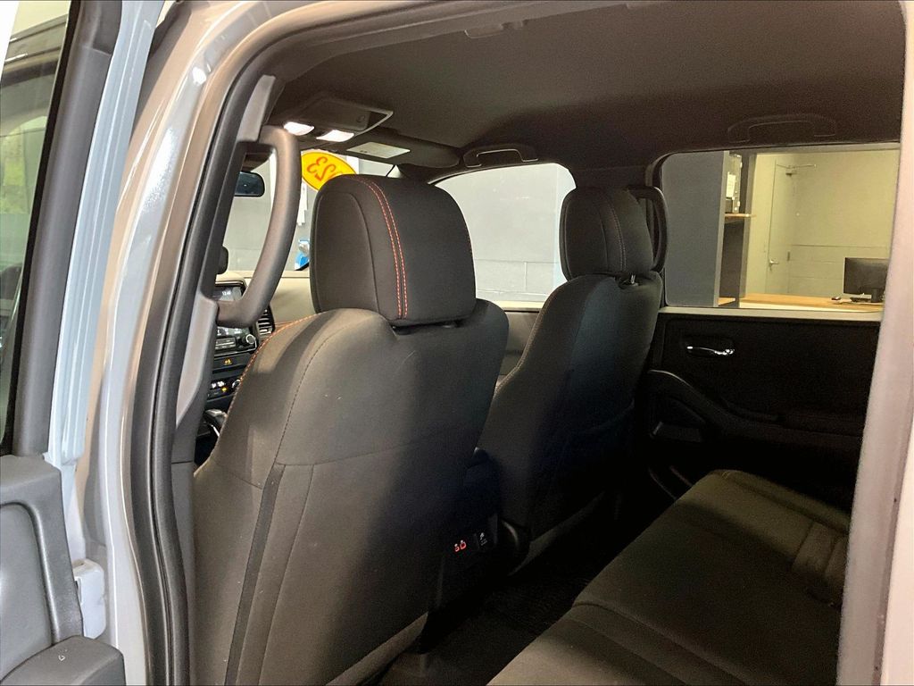 2023 Nissan Frontier — photo 22