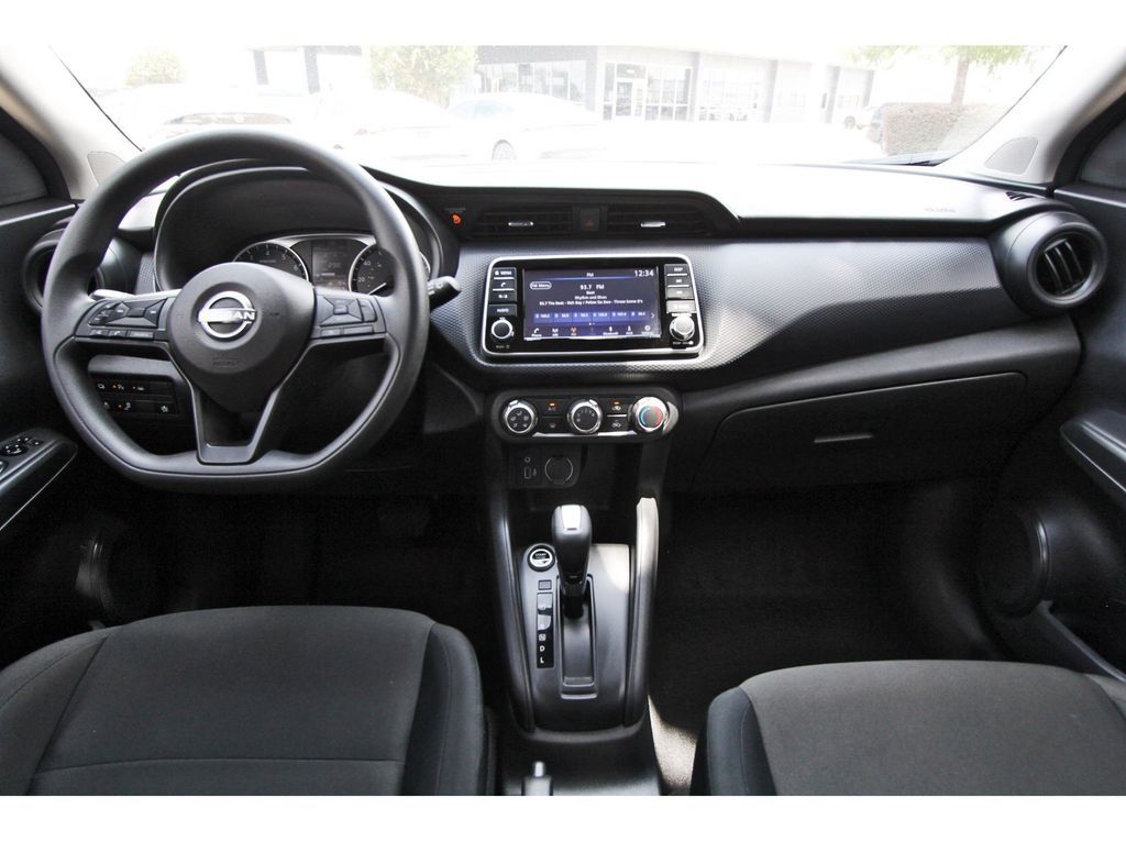 2025 Nissan Kicks Play S - 8