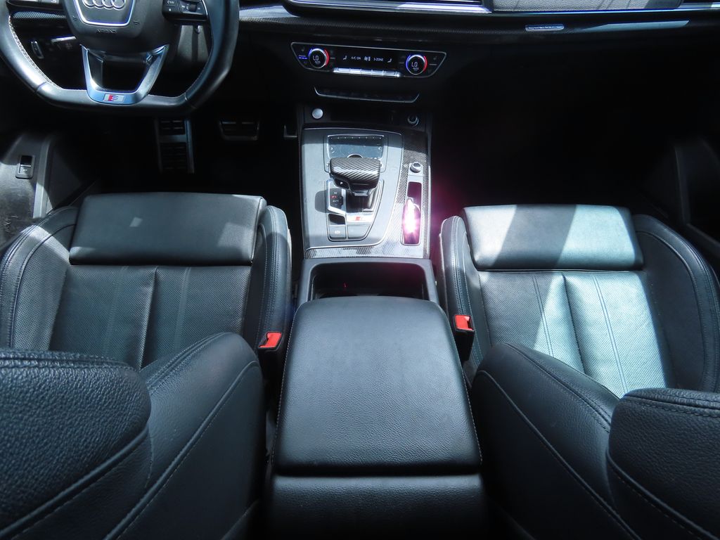 Thumbnail: 2019 Audi SQ5 - 9