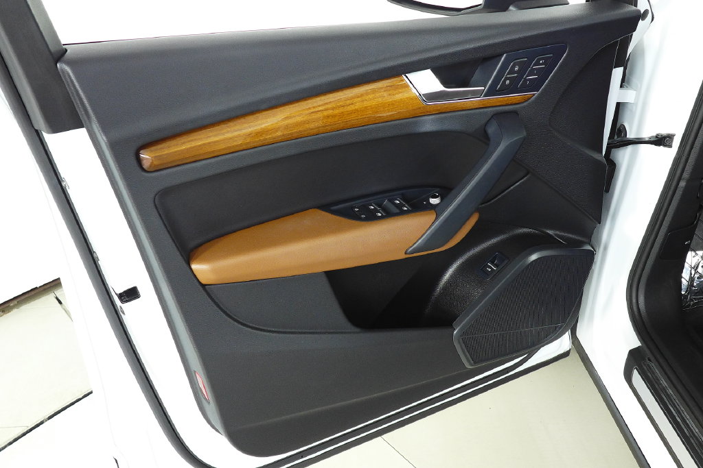 Thumbnail: 2023 Audi Q5 - 11