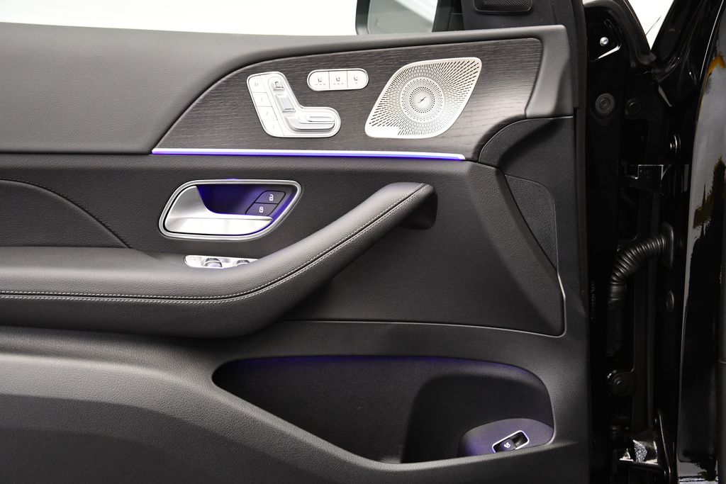 Thumbnail: 2025 Mercedes-Benz GLE - 32