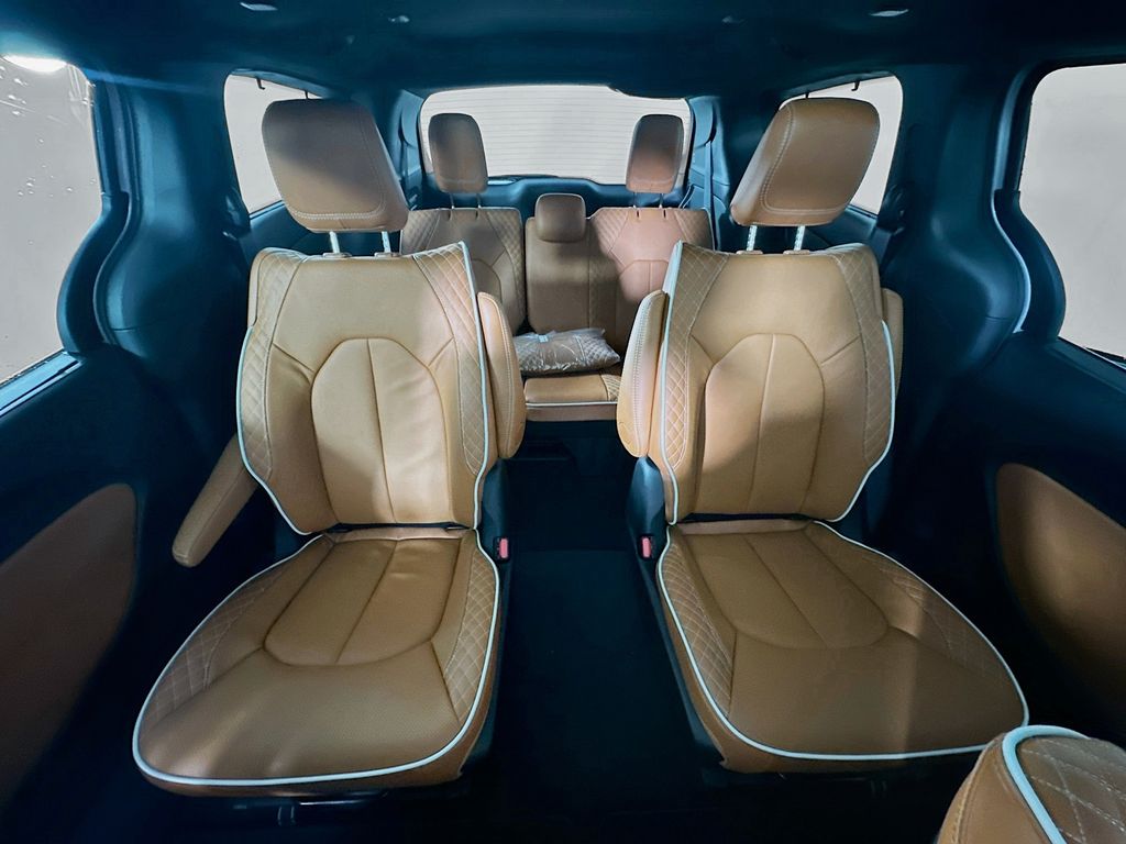 New 2026 Silver Chrysler Pinnacle image 10