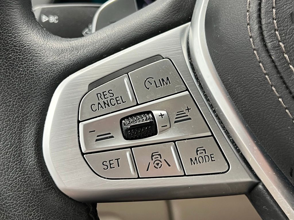 Thumbnail: 2021 BMW X7 - 20