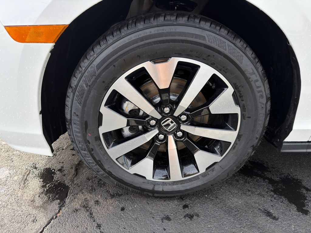 Thumbnail: 2026 Honda Odyssey - 10