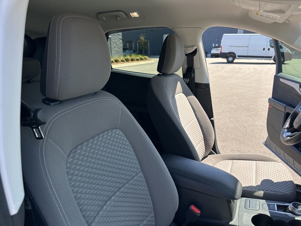 2021 Carbonized Gray Metallic Ford Escape SE FWD SUV
