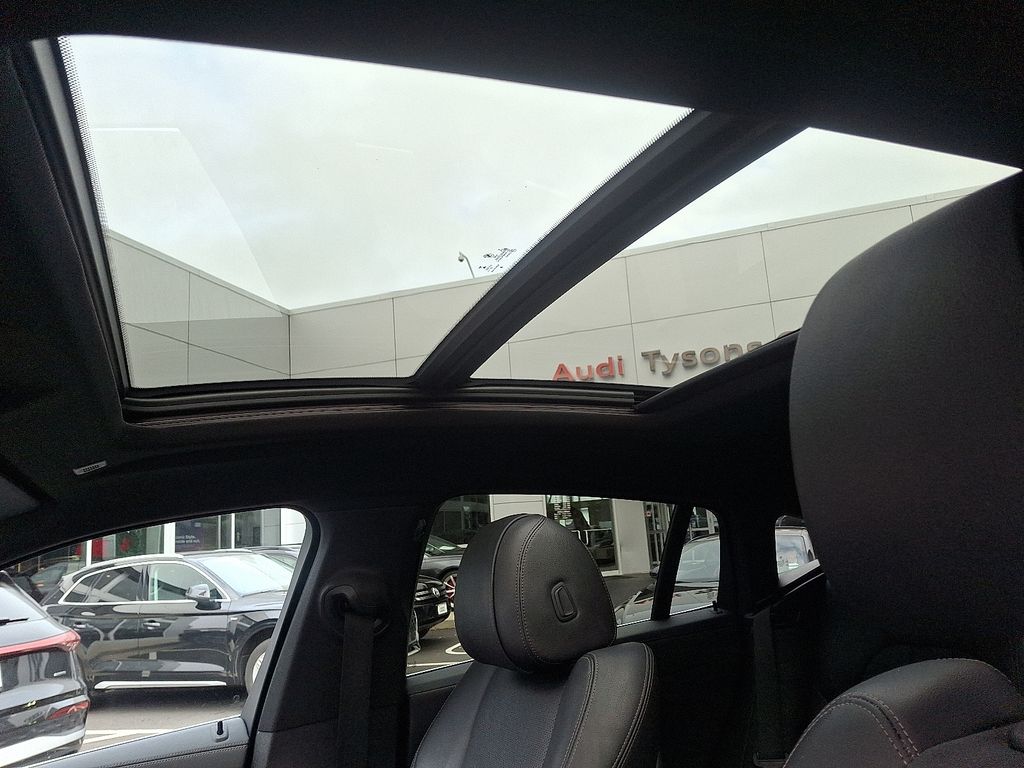 Thumbnail: 2022 BMW X6 - 14