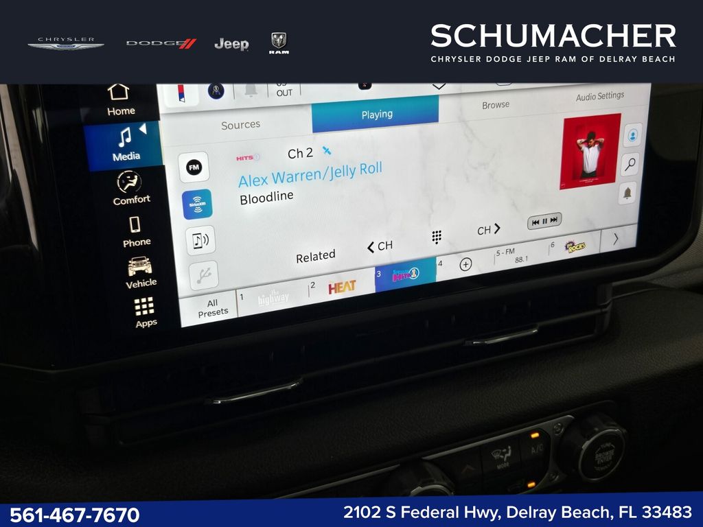 new 2026 Jeep Gladiator car, priced at $35,740