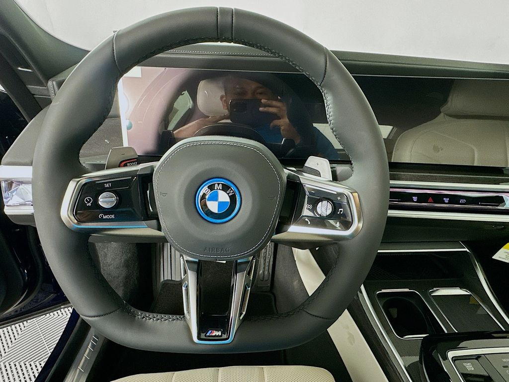 Thumbnail: 2026 BMW 7 Series - 10