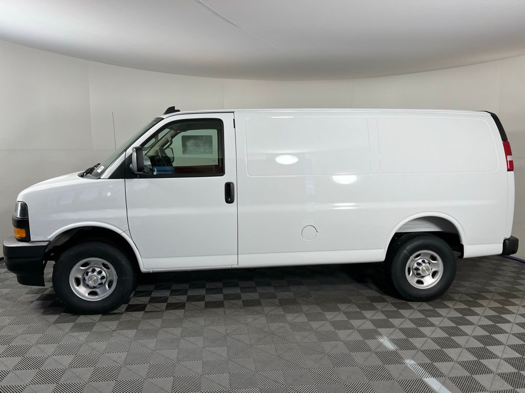 2025 Chevrolet Express Cargo 2500 2