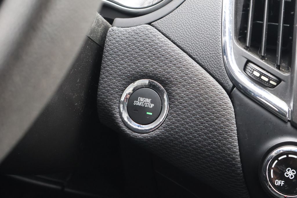 Thumbnail: 2017 Chevrolet Cruze - 25