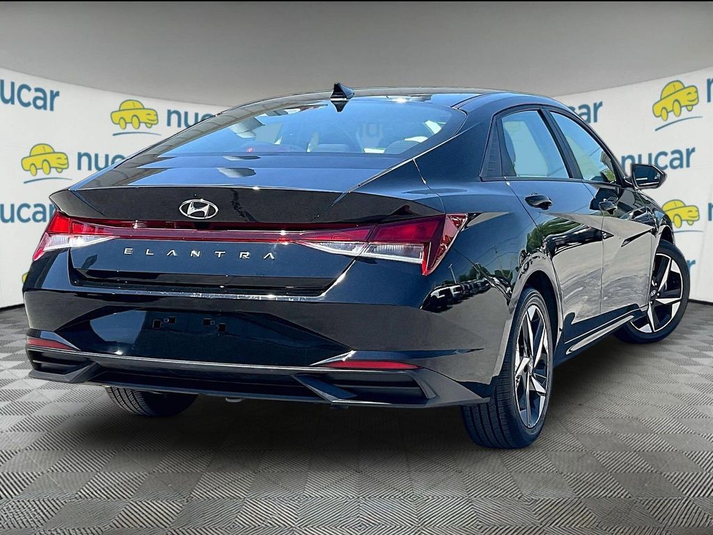2023 Hyundai Elantra — photo 6