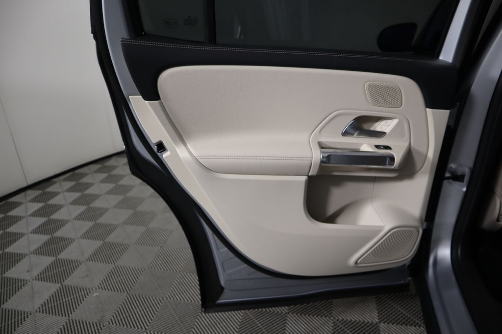 2025 Mercedes-Benz EQB 250+ 27
