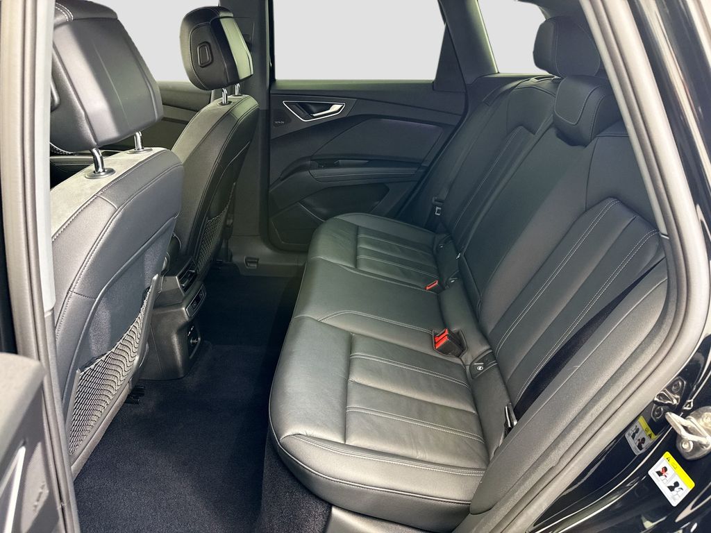 Thumbnail: 2023 Audi Q4 e-tron - 20