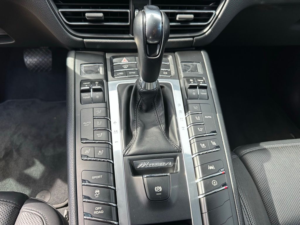 Thumbnail: 2019 Porsche Macan - 22