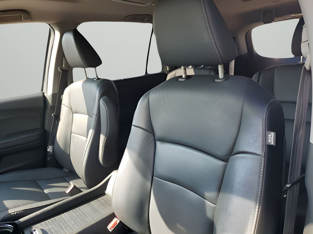 Used Car 2022 Honda Pilot  Touring For Sale Under $35,000 In Austin, Texas