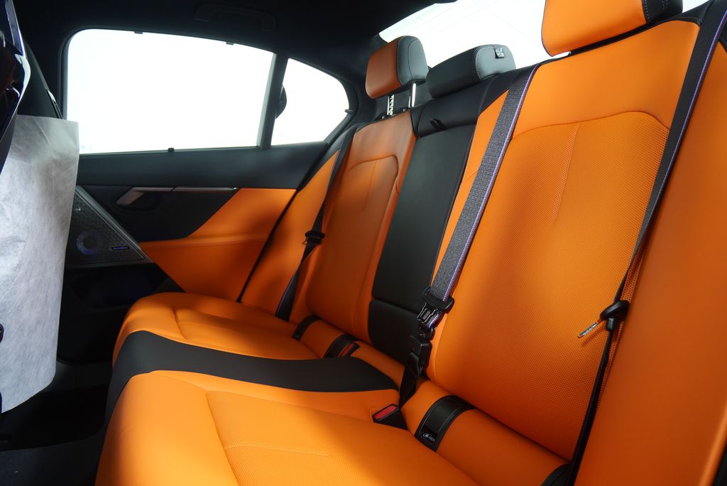 Thumbnail: 2026 BMW M5 - 20