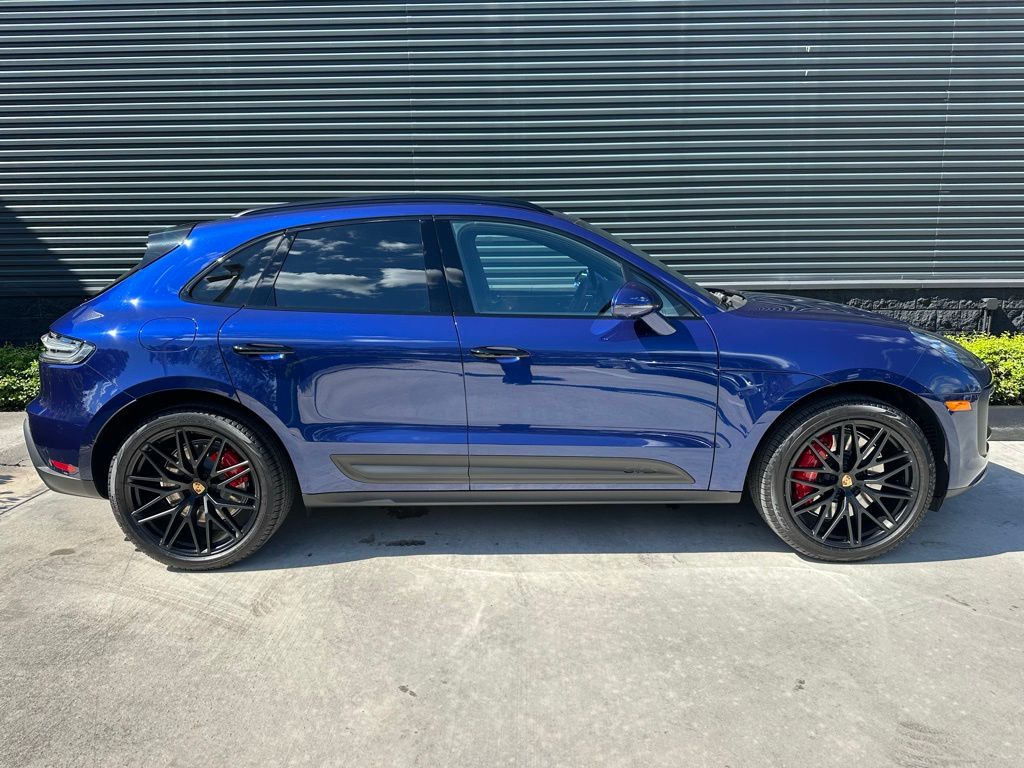Thumbnail: 2025 Porsche Macan - 10