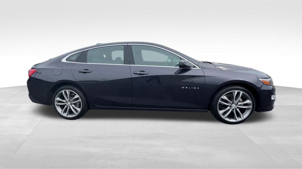 2023 Chevrolet Malibu LT photo