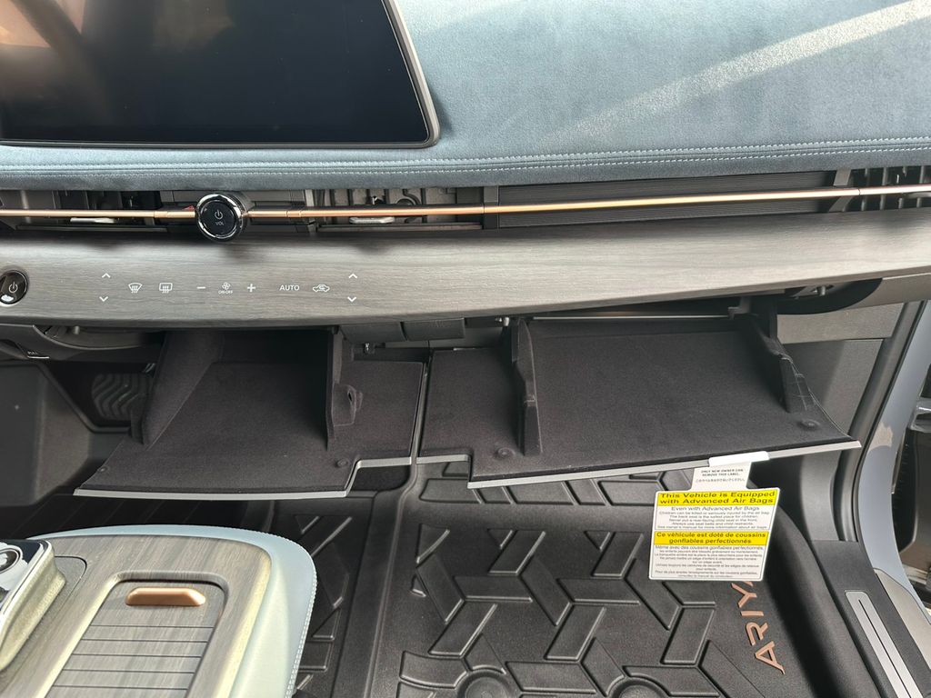 2025 Nissan Ariya PLATINUM+ e-4ORCE