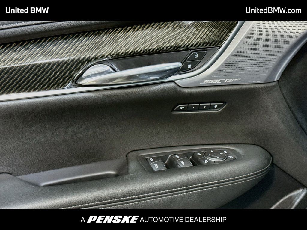 Thumbnail: 2021 Cadillac XT6 - 10