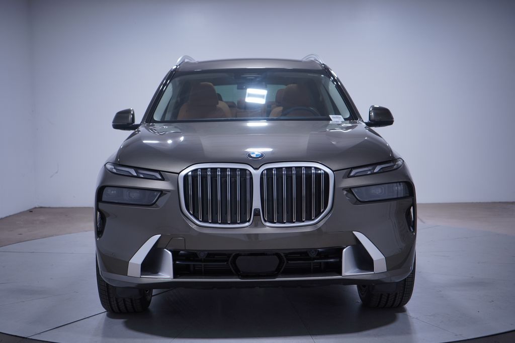 Thumbnail: 2023 BMW X7 - 4