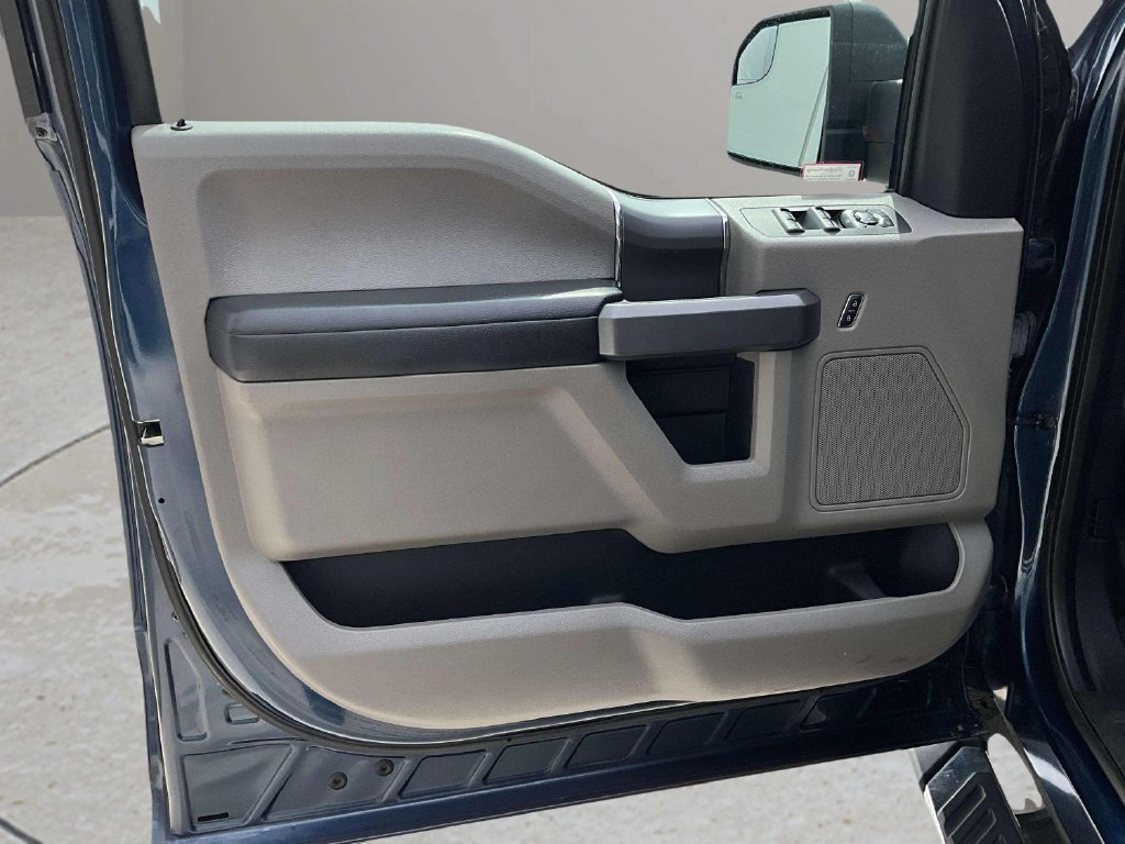 Used 2016 Blue Ford XLT image 15