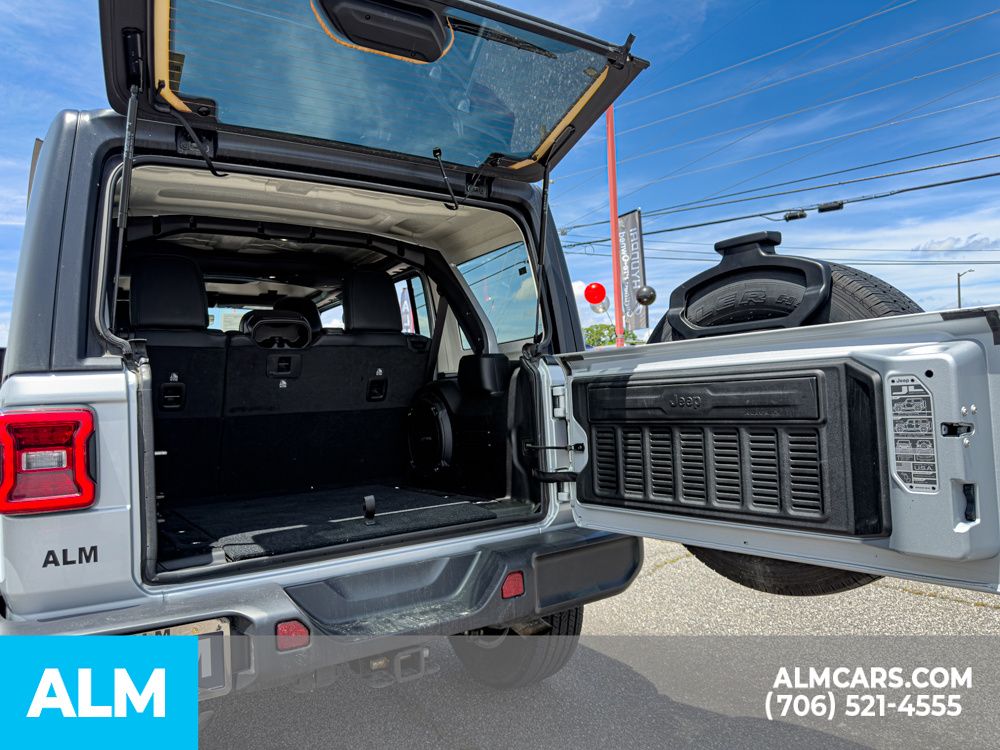 Used 2024 Silver Jeep Sahara image 17
