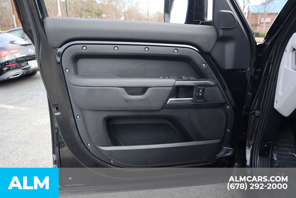 Used 2025 Black Land Rover S image 11