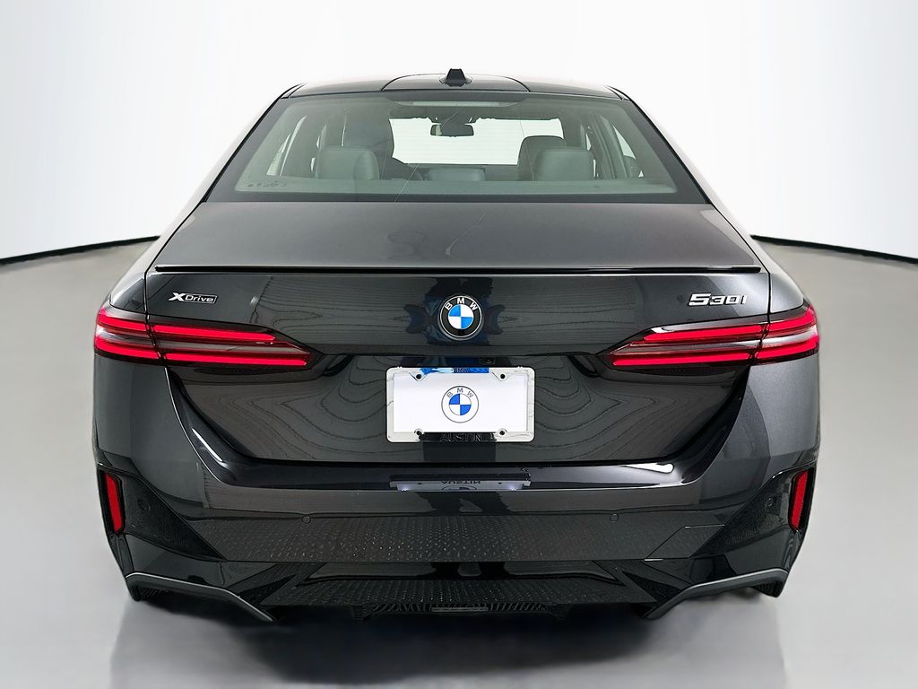 Thumbnail: 2027 BMW 5 Series - 6