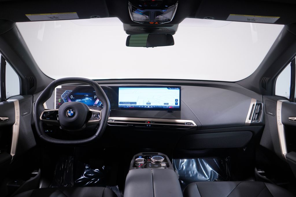 Thumbnail: 2026 BMW iX - 10