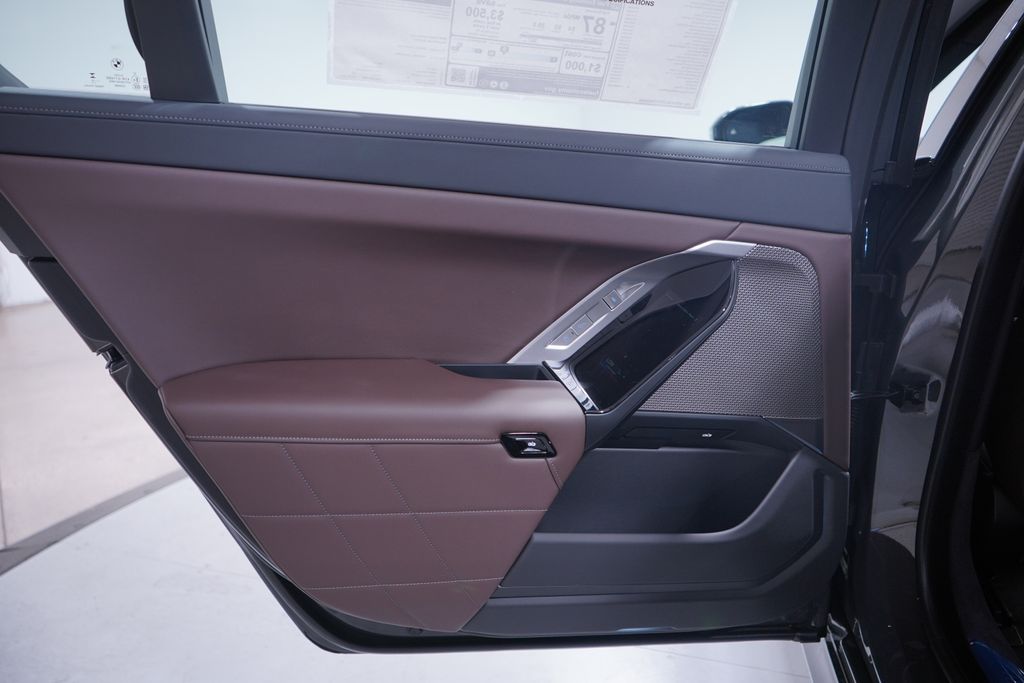 Thumbnail: 2026 BMW i7 - 12