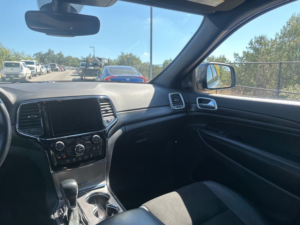 Used Car 2020 Jeep Grand Cherokee  Altitude For Sale Under $25,000 In Austin, Texas
