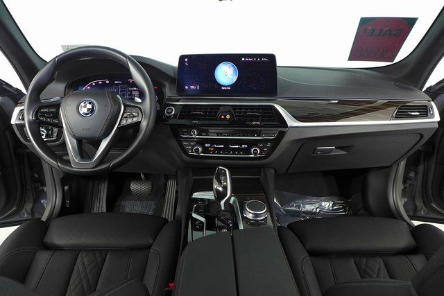 2022 BMW 5 Series 530e iPerformance 24