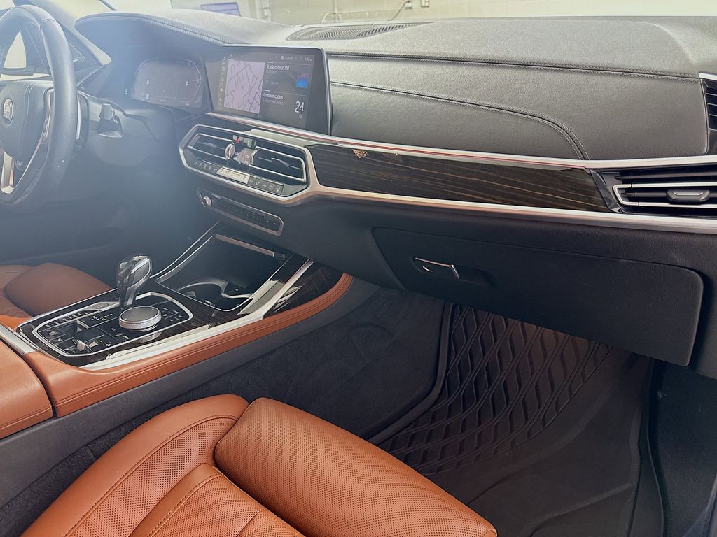 Thumbnail: 2021 BMW X7 - 30