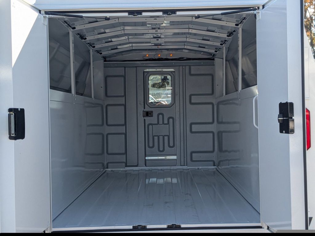 2026 Ford E-350 Cutaway 