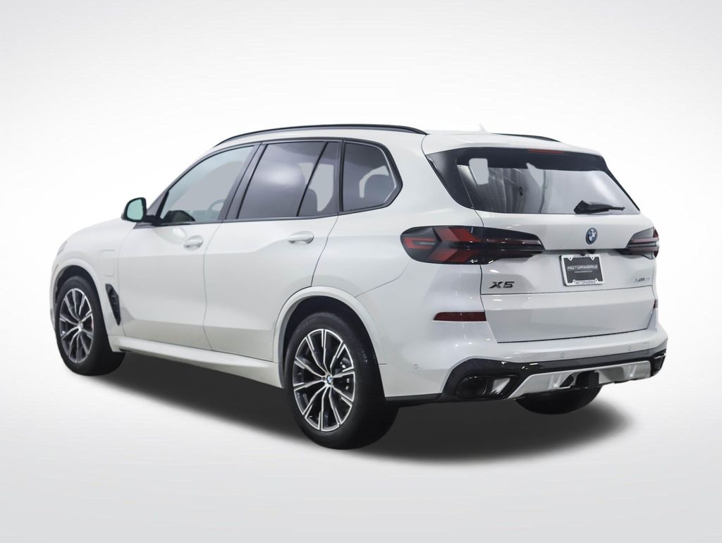 Thumbnail: 2026 BMW X5 - 3