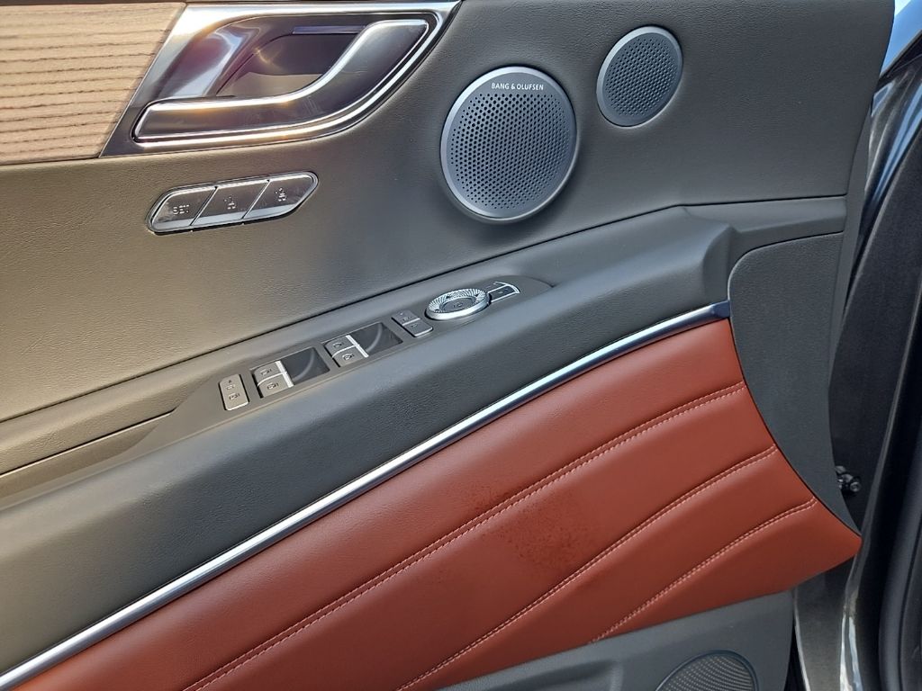 Thumbnail: 2026 Genesis GV80 - 17