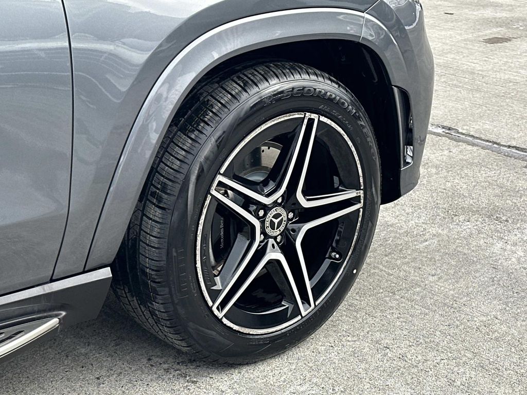 Thumbnail: 2022 Mercedes-Benz GLS - 18