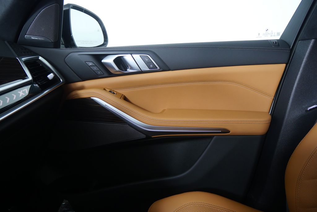 Thumbnail: 2026 BMW X7 - 26