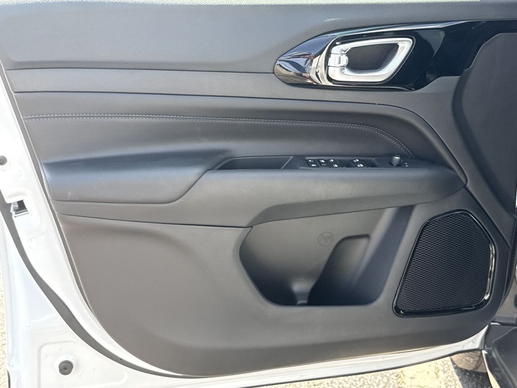 2026 Jeep Compass Latitude White at Victoria Chrysler Dodge Jeep Ram