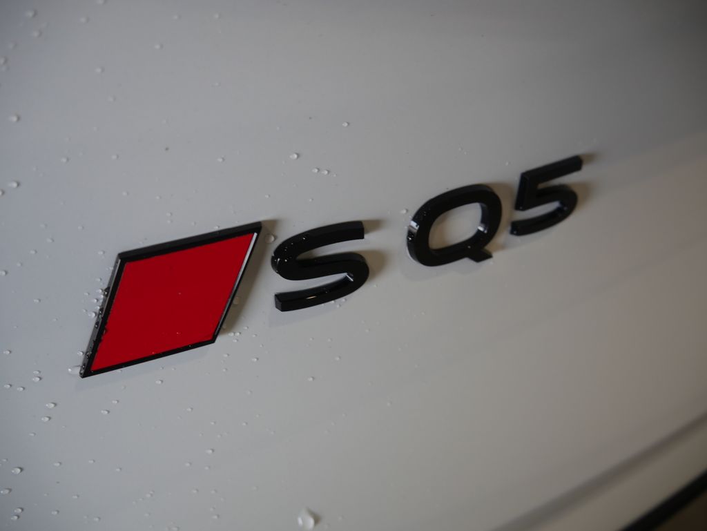 Thumbnail: 2026 Audi SQ5 - 9