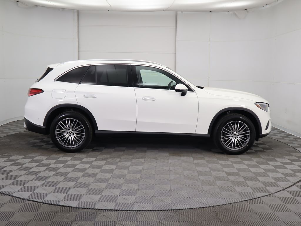 Thumbnail: 2025 Mercedes-Benz GLC - 4