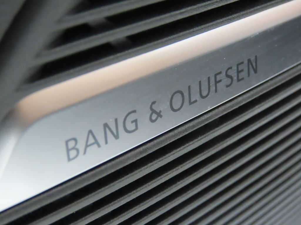 Thumbnail: 2022 Audi Q8 - 31