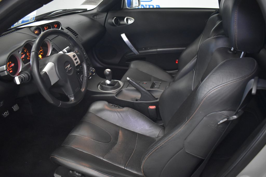 2004 Nissan Z 350Z 16
