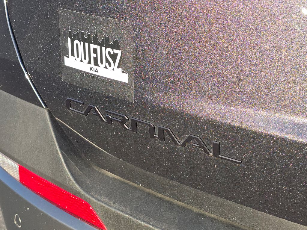 2026 Kia Carnival SX Prestige photo 3