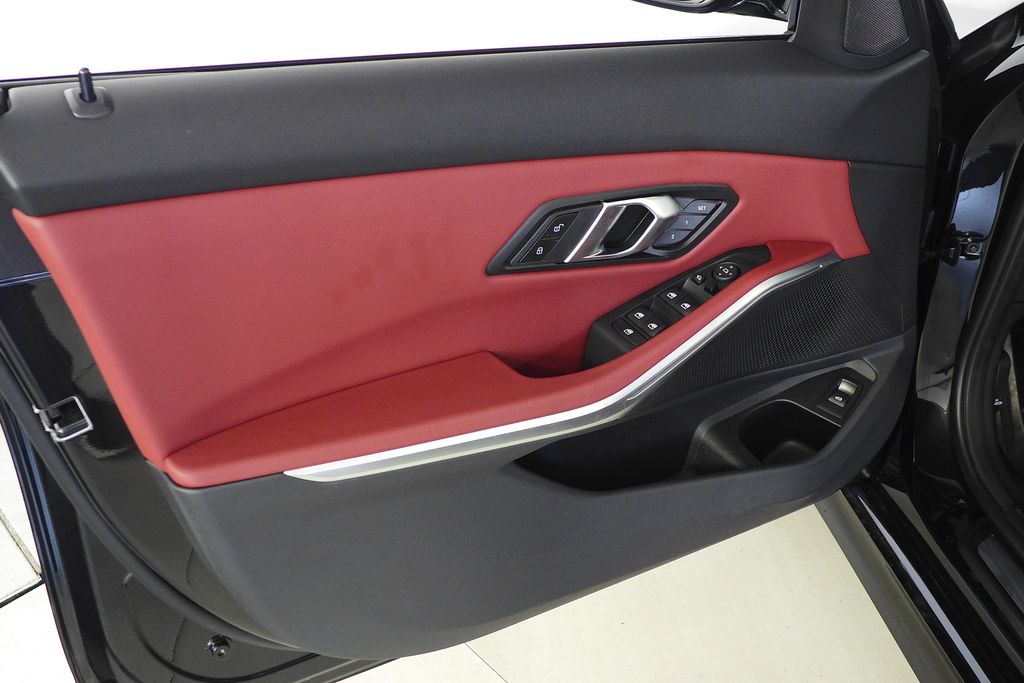 Thumbnail: 2024 BMW 3 Series - 11