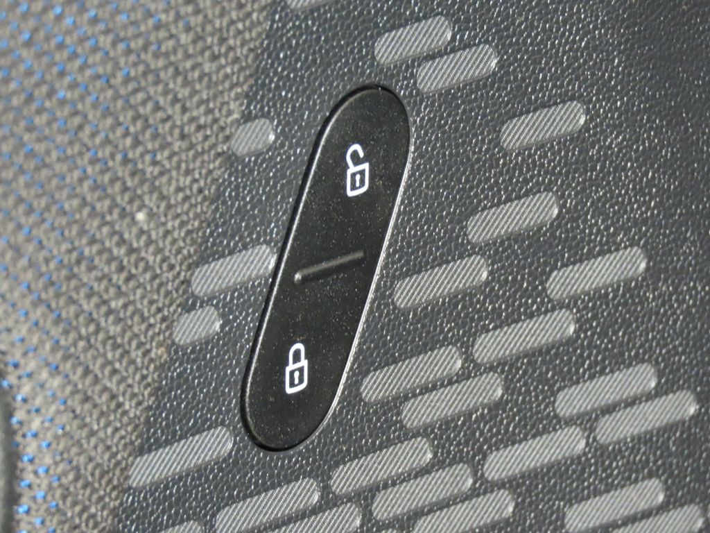 Thumbnail: 2025 MINI Cooper - 25