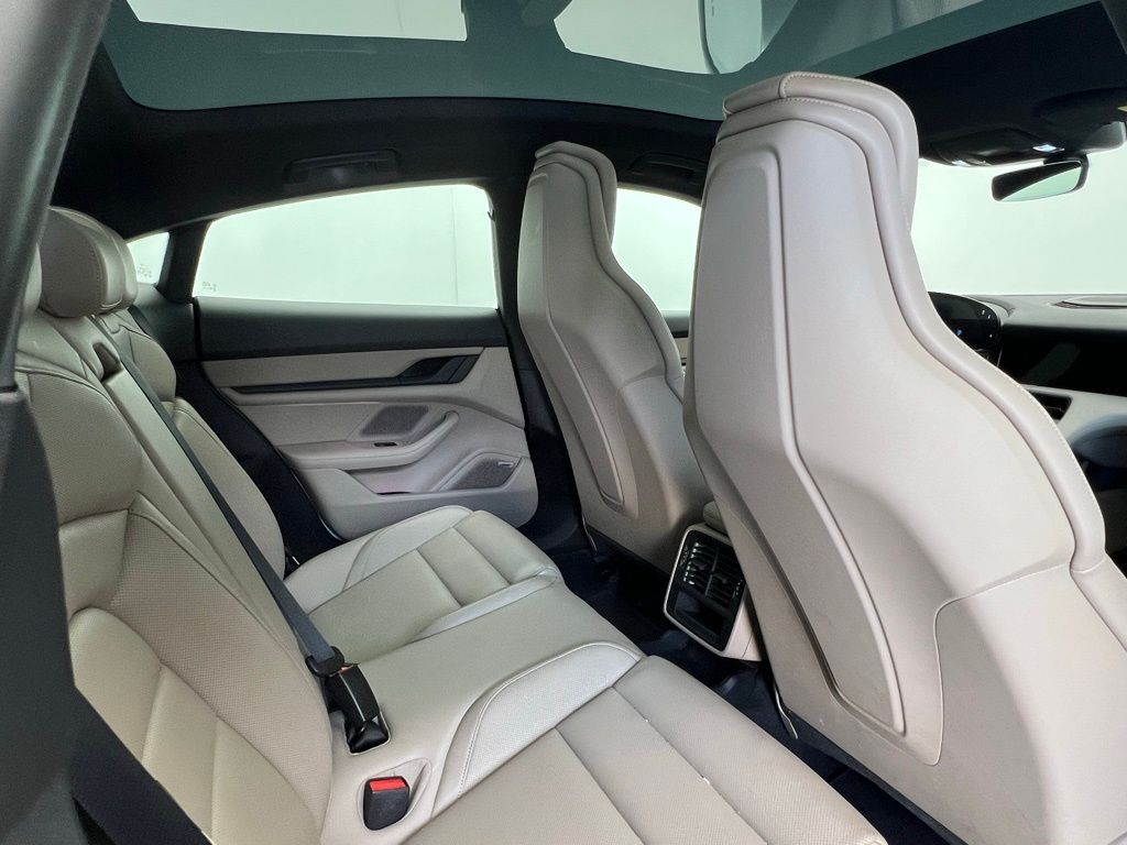 2021 Porsche Taycan  16