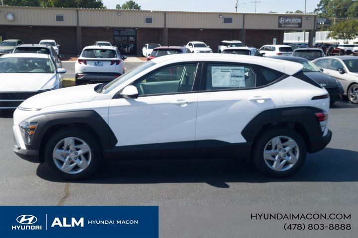 New 2026 White Hyundai SE image 12