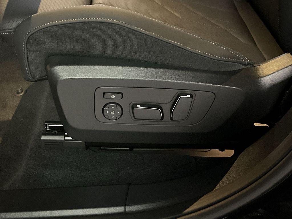 Thumbnail: 2025 BMW X3 - 12